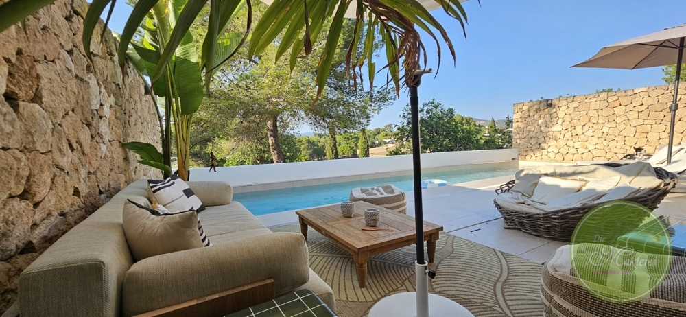 IBIZA! Exklusives Wohnerlebnis! Modernes Haus + Pool + Naturpanorama, Garage, in begeherter Lage!